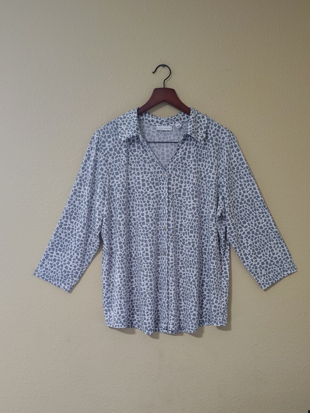 Susan Graver Animal Print Liquid Knit 3/4 Sleeves Button Relaxed Blouse Size XL - Picture 2 of 14